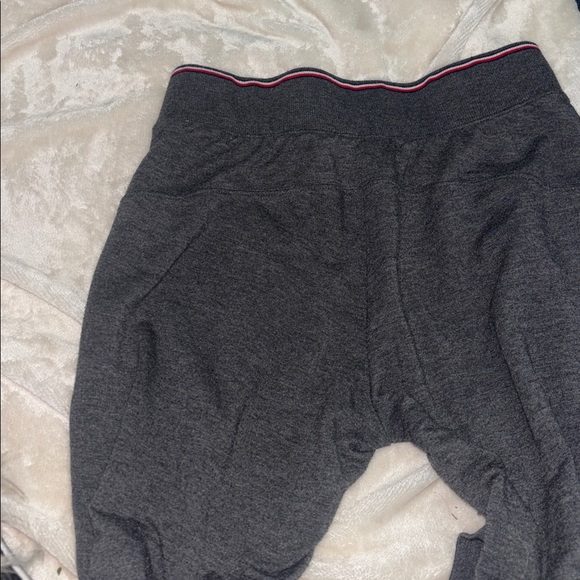 Tommy Hilfiger pants - Picture 5 of 6